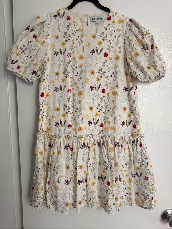 En Saison Dresses & Skirts - En Saison Babydoll Embroidered Floral Cotton Dress